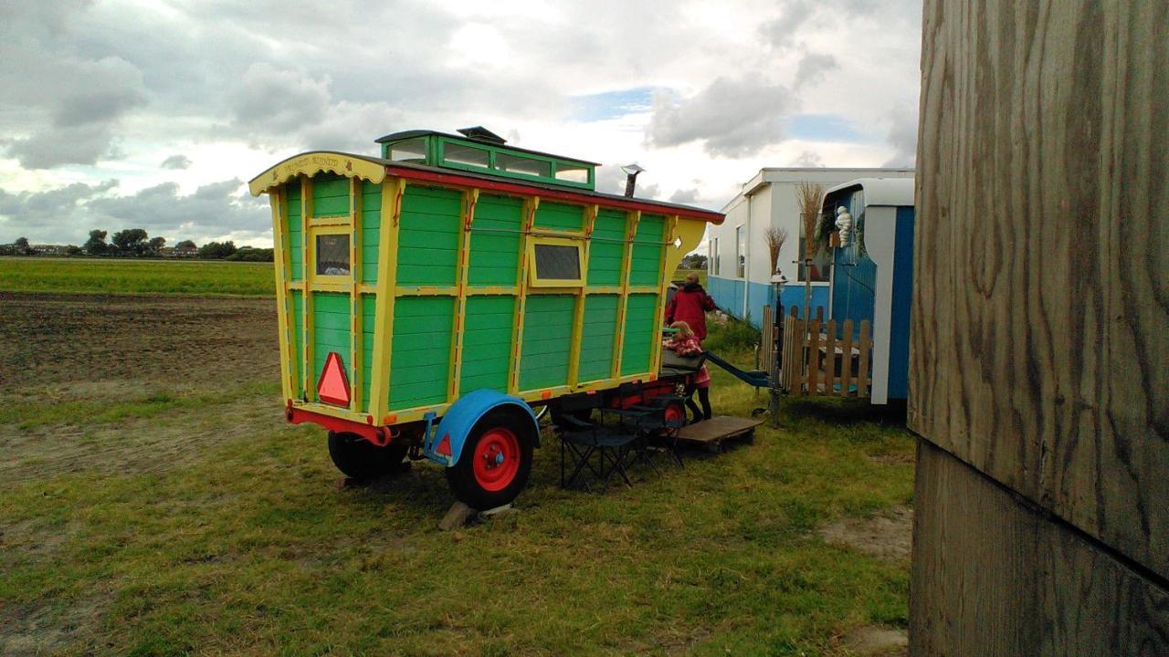 B&B Boerderij Rust, In Pipowagens! Den Helder Esterno foto