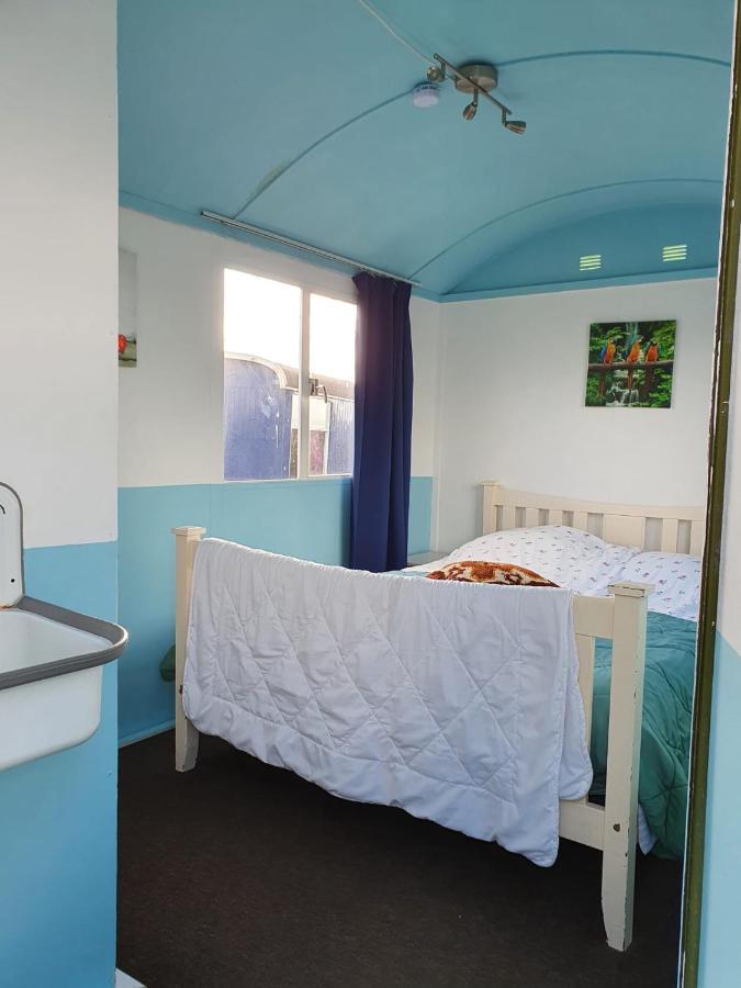 B&B Boerderij Rust, In Pipowagens! Den Helder Esterno foto