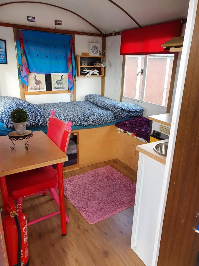 B&B Boerderij Rust, In Pipowagens! Den Helder Esterno foto